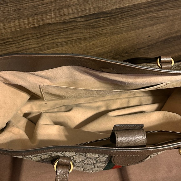 Like new GUCCI authentic bag - Picture 3 of 4